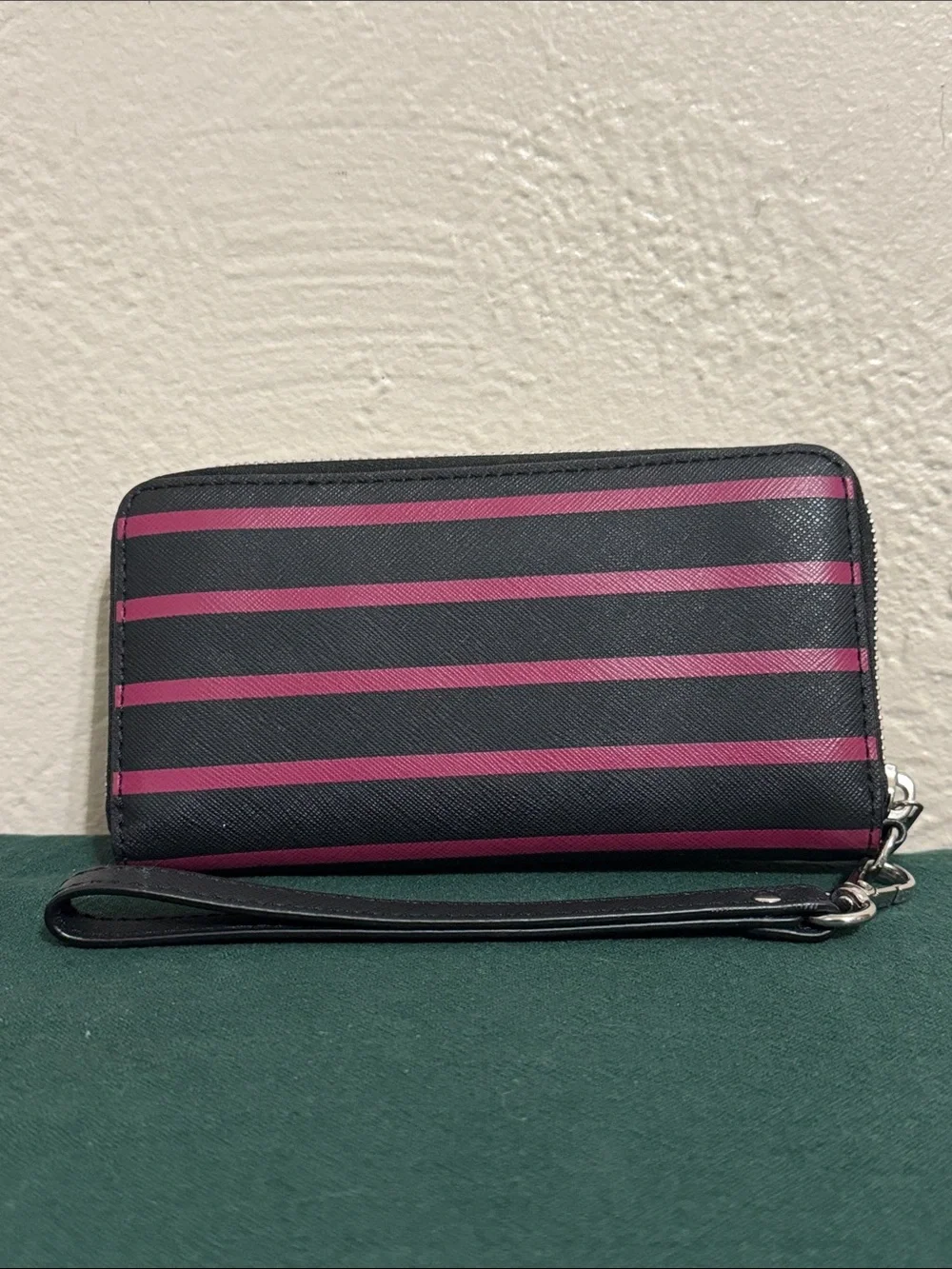 Michael Kors Navy and Pink Striped Zip Wallet Wristlet - Picture 2 of 12